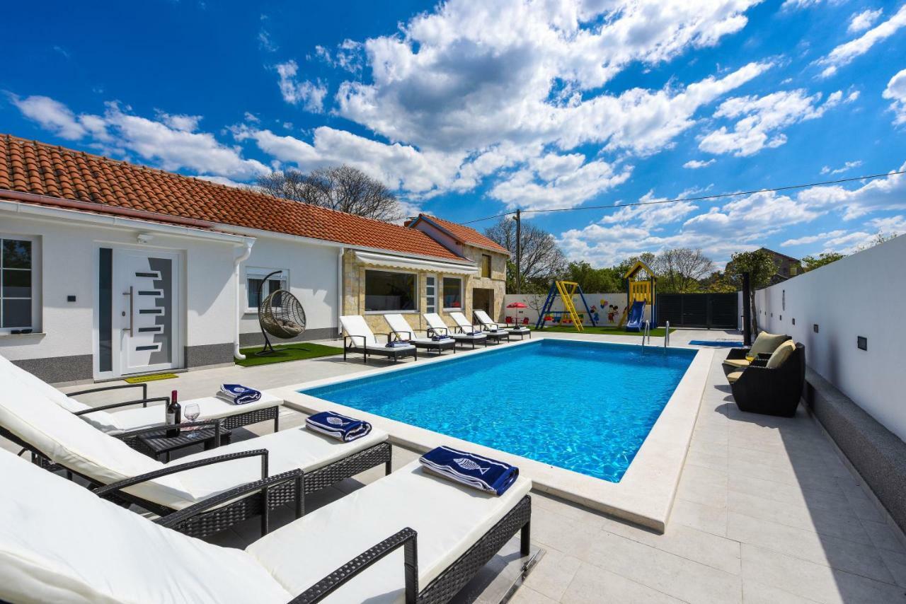 Villa Mare - With Heated Pool ザダル エクステリア 写真