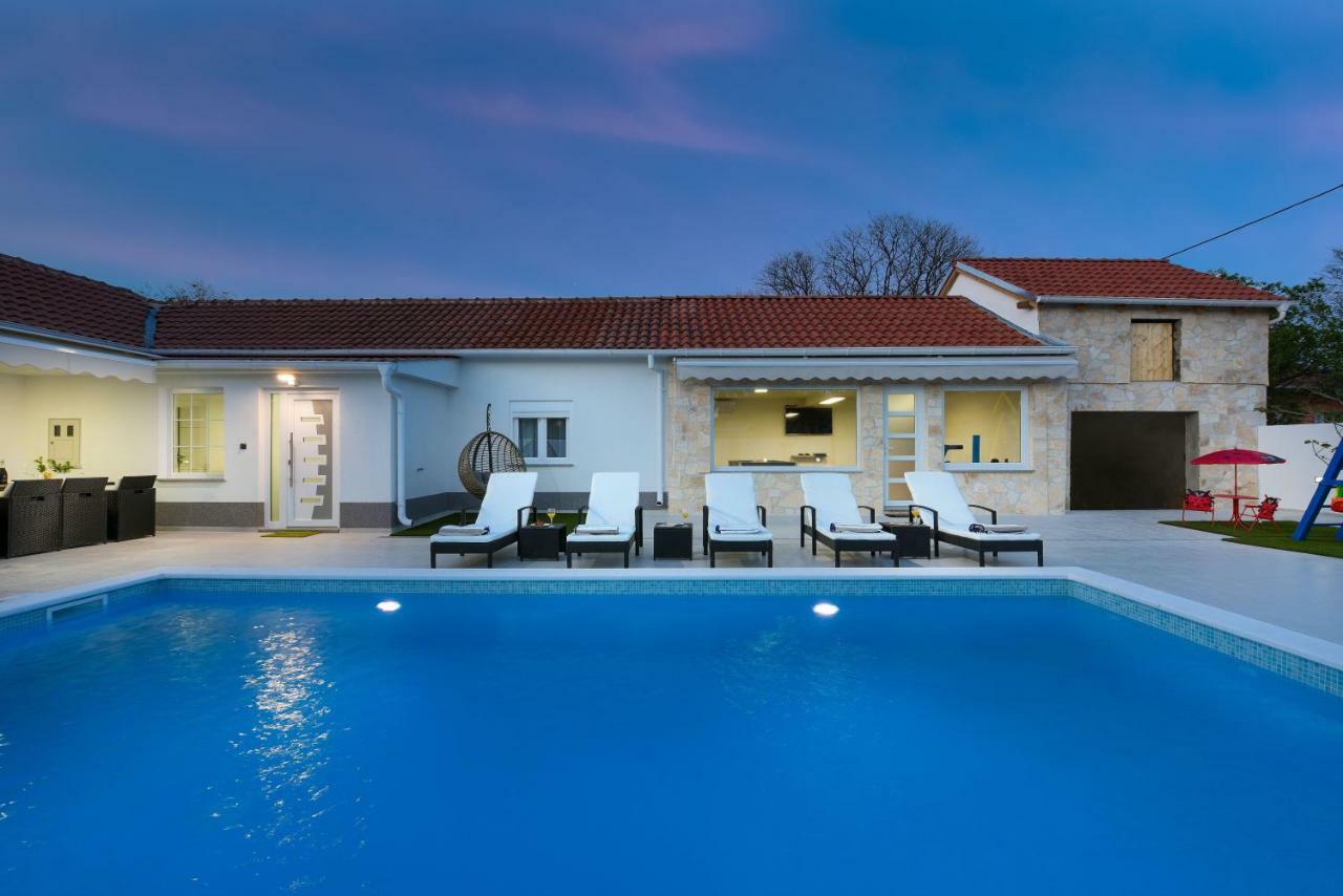 Villa Mare - With Heated Pool ザダル エクステリア 写真